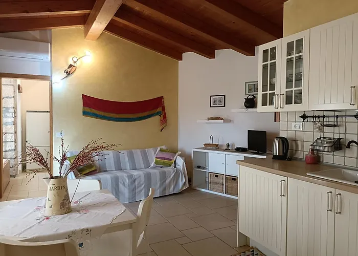 Casetta Con Giardino E Portico * Galižana